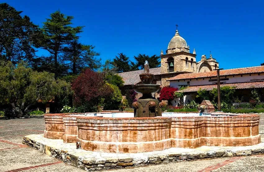 Misión San Carlos Borromeo en Carmel-by-the-Sea