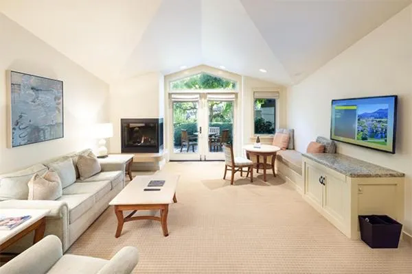 The Quail Lodge, photo 3